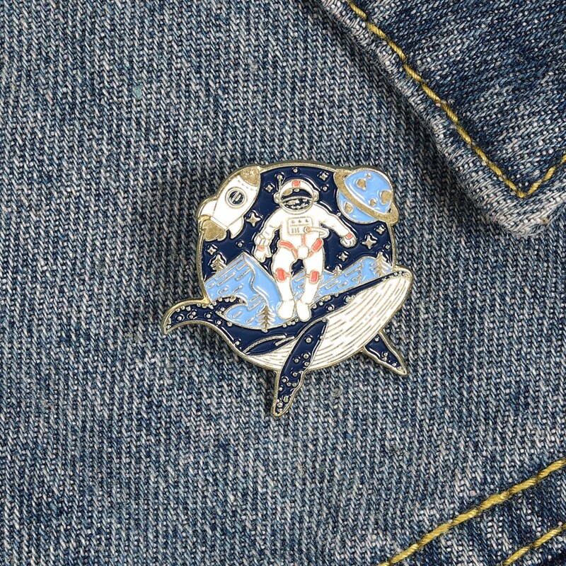 

Astronaut Design Brooch, Multicolor