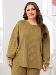 SHEIN طقم بيجامة سروال مع لباس علوي محبوك مضلع ومنخفض الاكتاف مقاس كبير