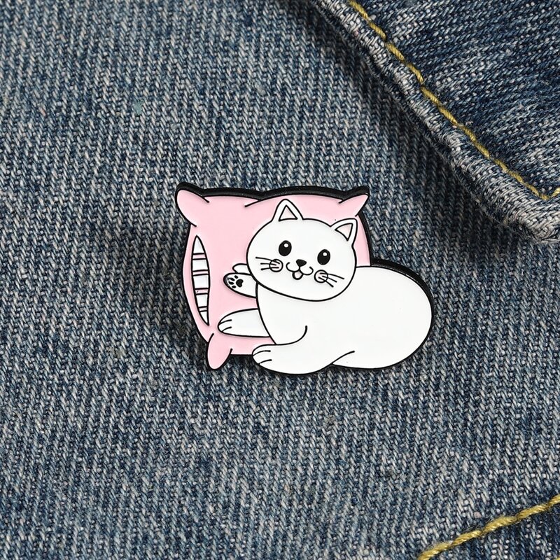 

Cat Design Brooch, Multicolor
