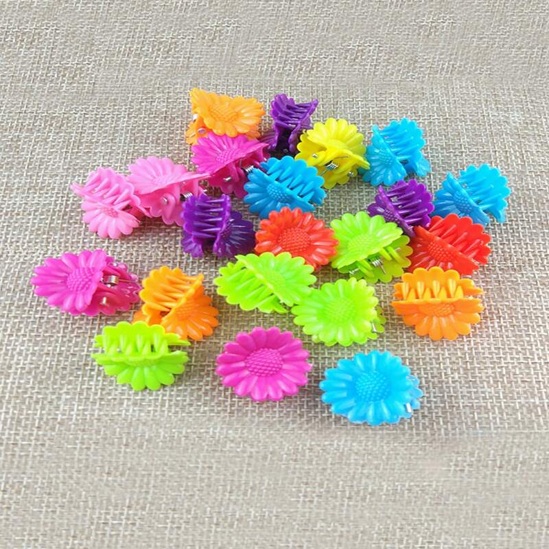 

16pcs Random Color Daisy Hair Clip, Multicolor