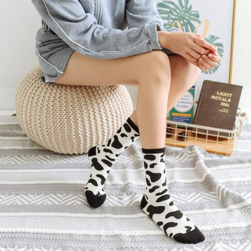 

2pairs Cow Print Socks, Black and white