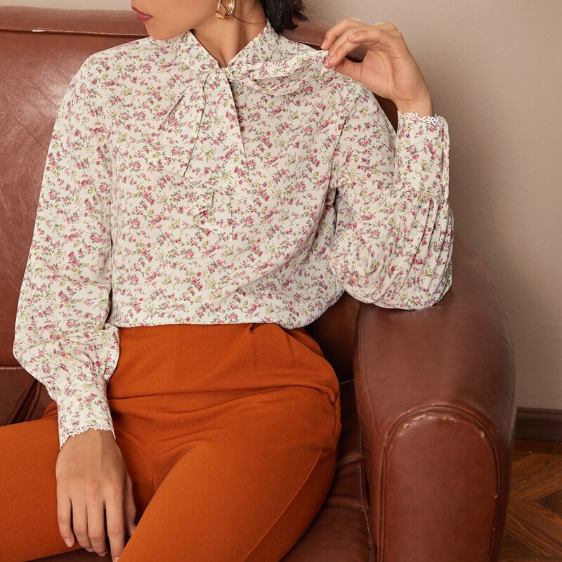 

Ditsy Floral Tie Neck Blouse, Multicolor