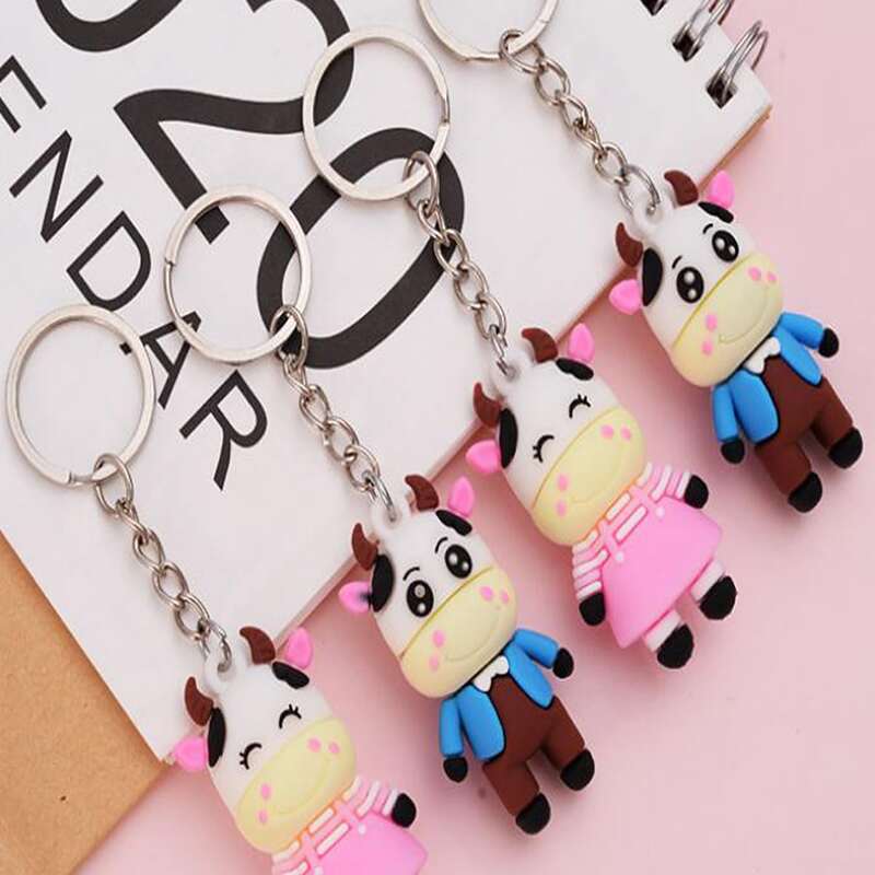 

2pcs Cow Design Keychain, Multicolor