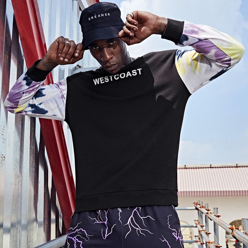 

Guys Contrast Tie Dye Sleeve Letter Graphic Pullover, Black