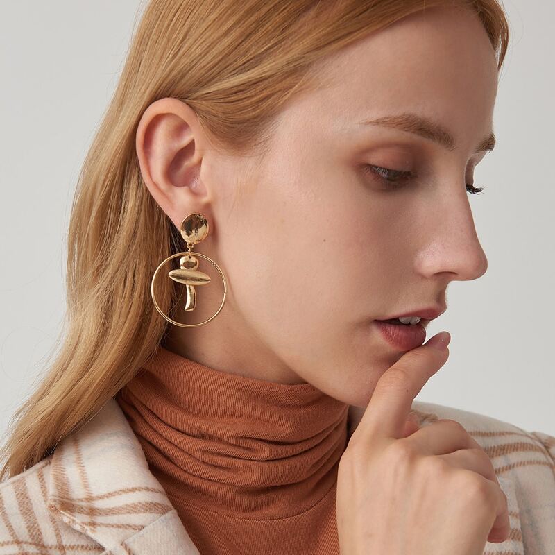 

Metal Round Drop Earrings, Gold