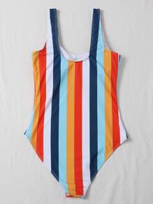 彩色条纹连体泳衣，适合夏季海滩度假