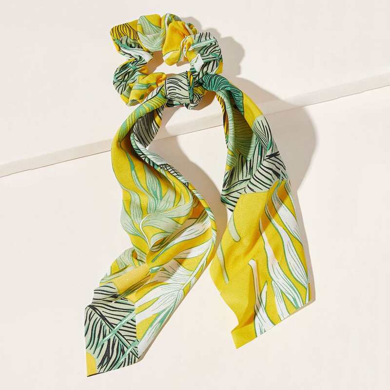 

Leaf Scrunchie Scarf, Multicolor