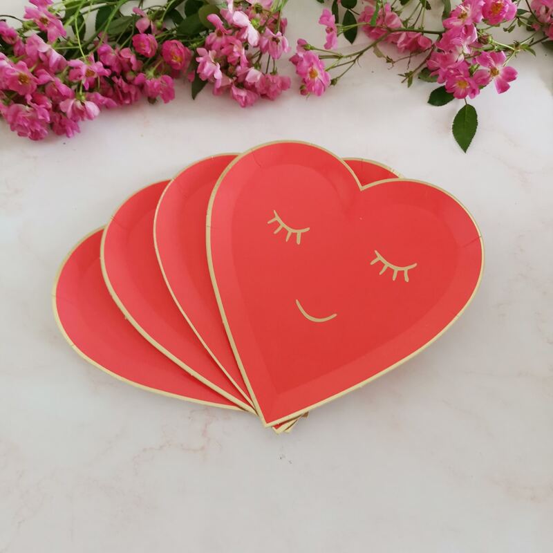 

8pcs Heart Shaped Disposable Plate, Red