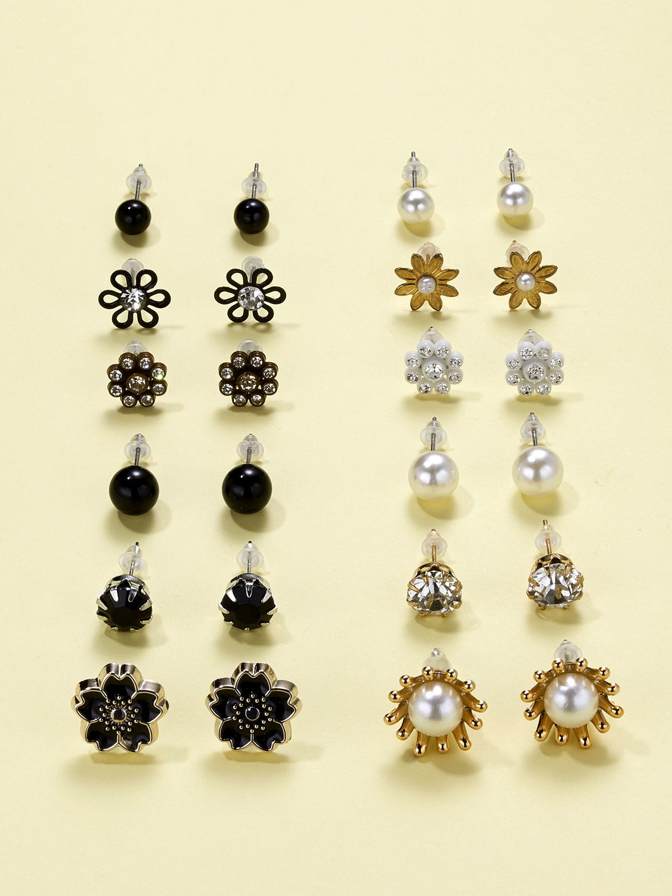 12對人造珍珠裝飾花朵設計耳釘