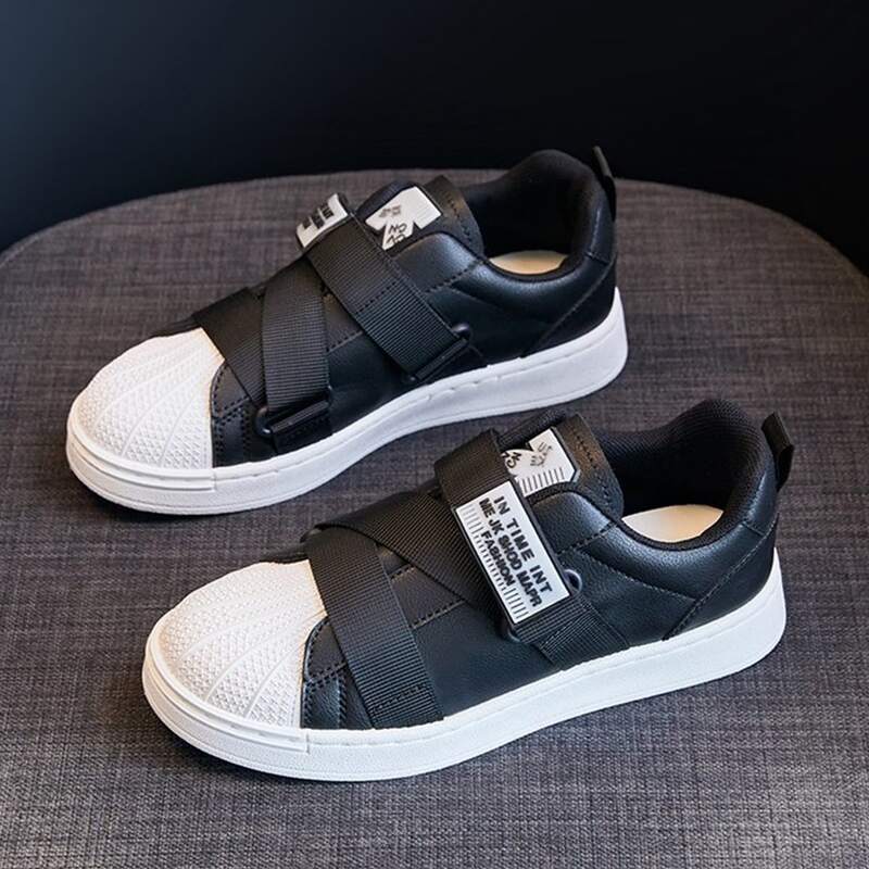 

Colorblock Velcro Skate Shoes, Black and white