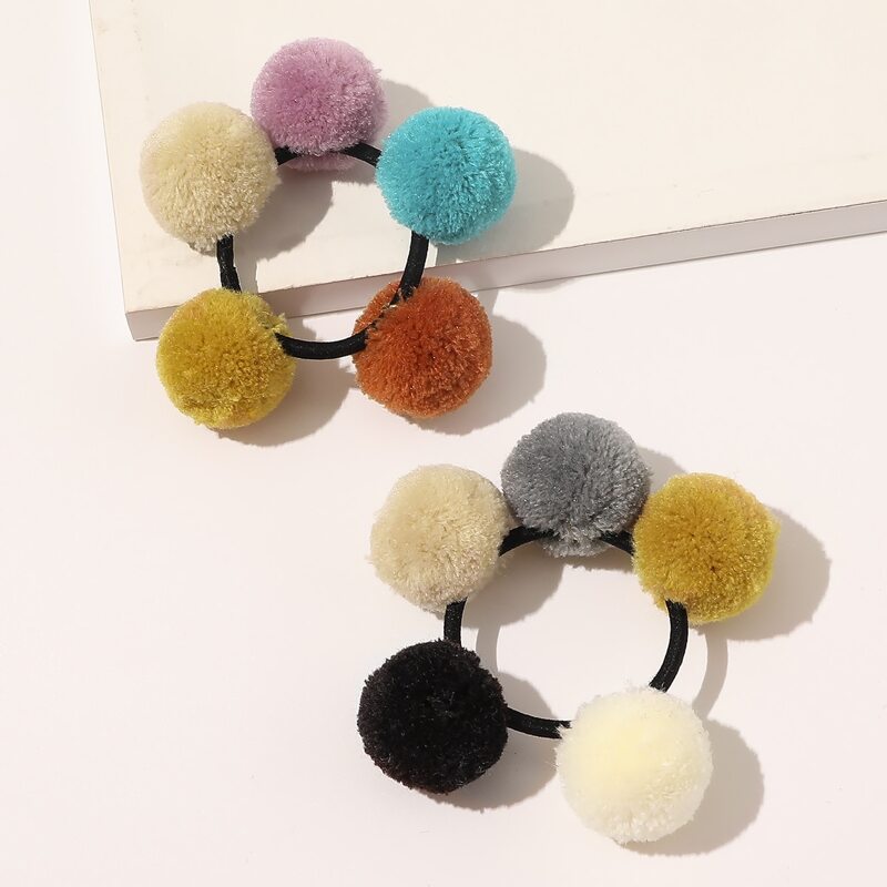 

2pcs Pom Pom Decor Hair Tie, Multicolor