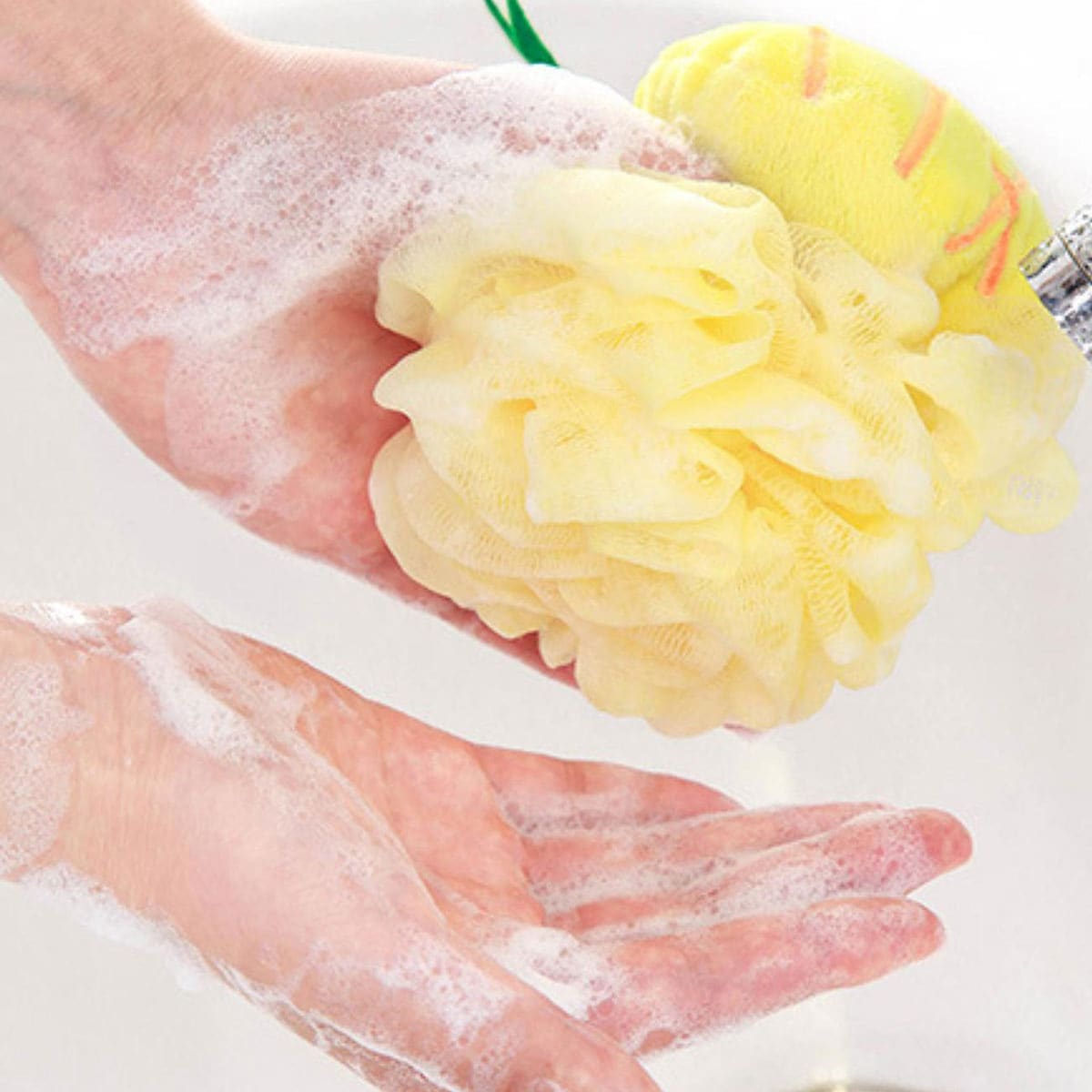 

1pc Random Fruit Shaped Bath Sponge, Multicolor