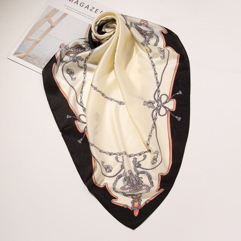 

Bow Pattern Bandana, Black and white