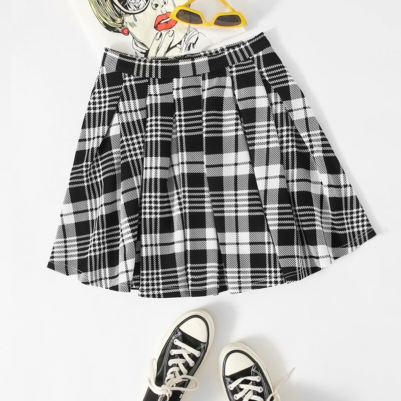 

Plaid Pleated Skirt, Black and white