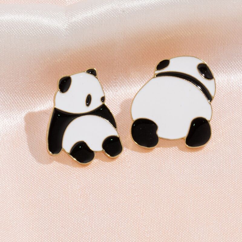

2pcs Panda Design Brooch, Multicolor