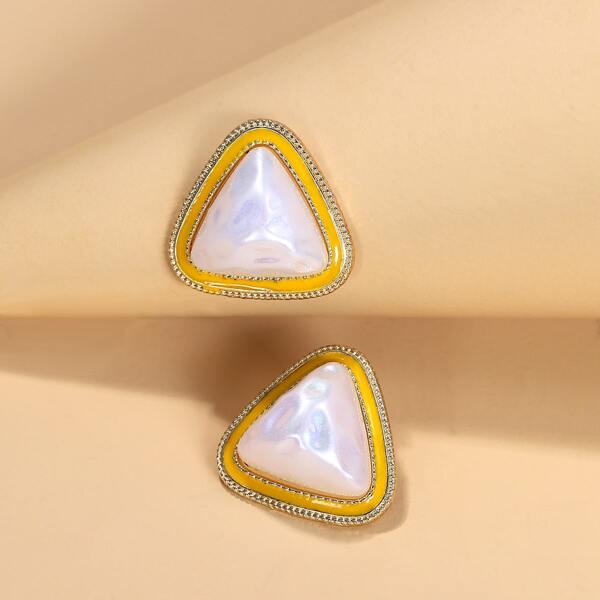 

Geo Design Stud Earrings, Yellow