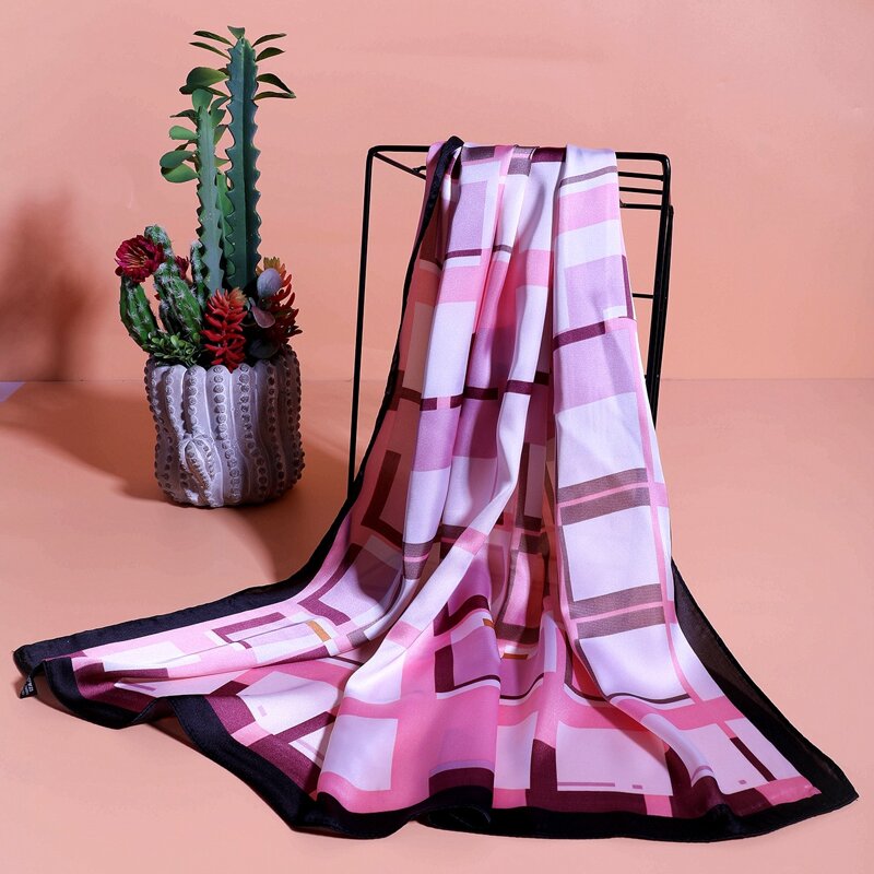 

Geometric Pattern Bandana, Multicolor
