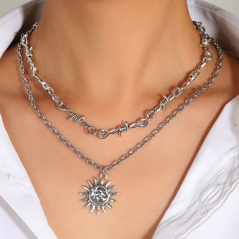 

2pcs Knot Detail Sun Pendant Necklace, Silver