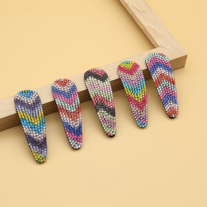 

2pcs Random Rhinestone Hair Clip, Multicolor