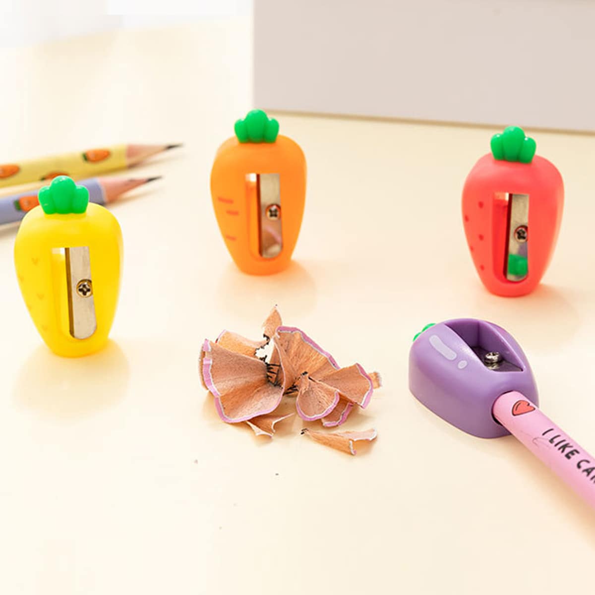 

1pc Carrot Shaped Random Sharpener, Multicolor