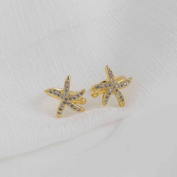 

2pcs Rhinestone Decor Starfish Design Ear Cuff, Gold