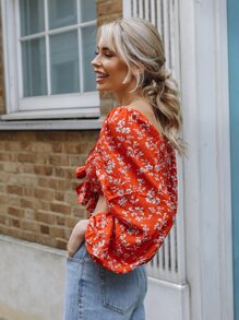 SHEIN VCAY 花卉圖案前結飾燈籠袖超短版上衣 - 紅色 - 查看 5