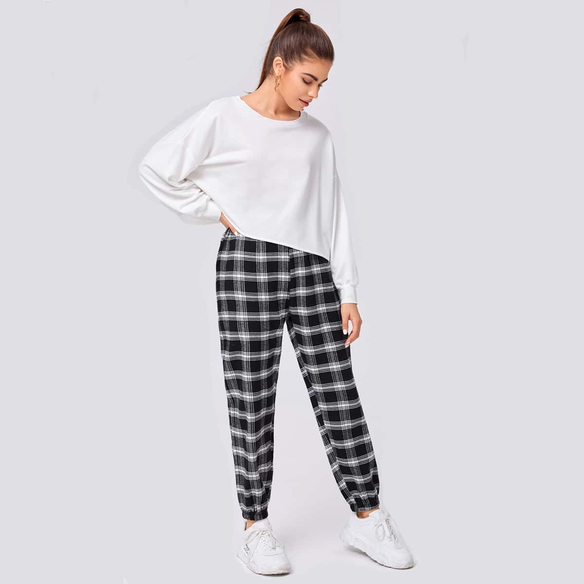 

Solid Sweatshirt & Plaid Pants, Black and white