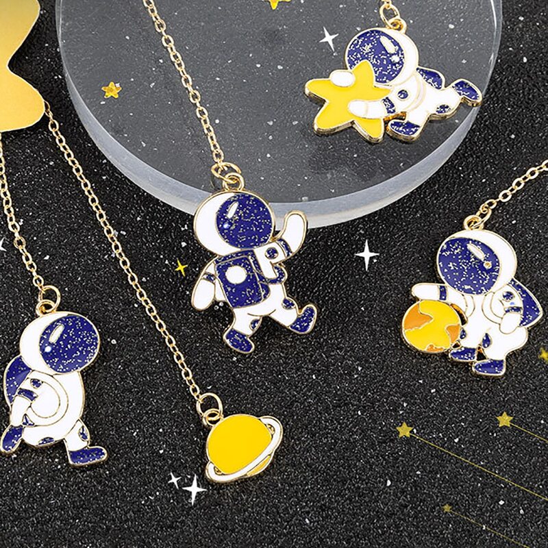 

1pc Astronaut Pendant Random Bookmark, Multicolor