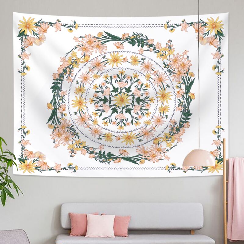 

Wreath Print Tapestry, Multicolor