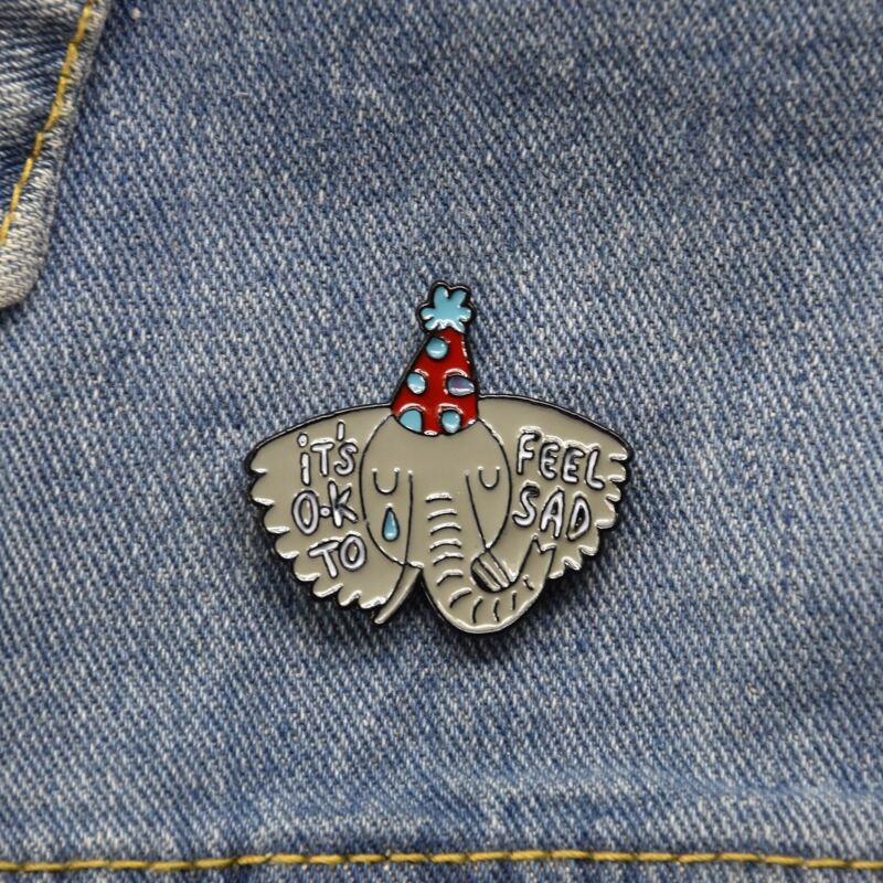 

Elephant Design Brooch, Multicolor