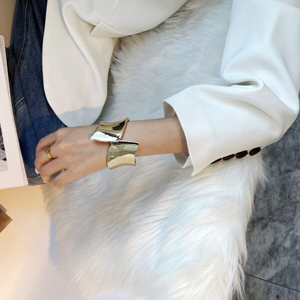 

Irregular Simple Wide Bracelet, Gold