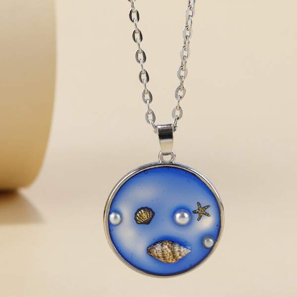 

Shell Decor Round Pendant Necklace, Blue