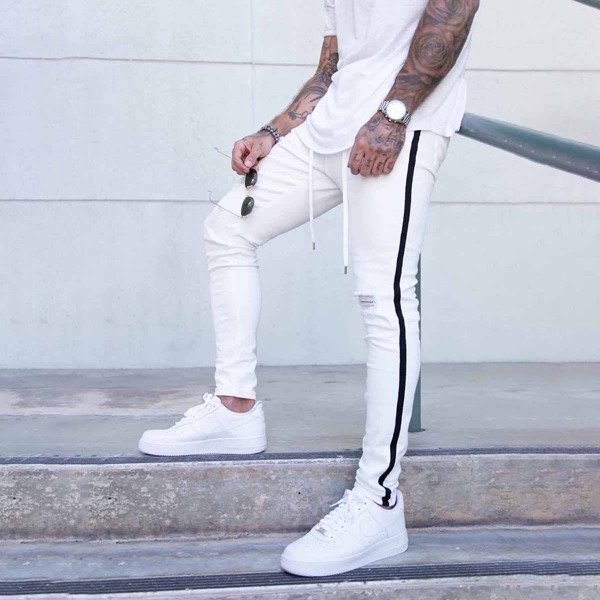 

Men Tape Side Ripped Belted Jeans, White