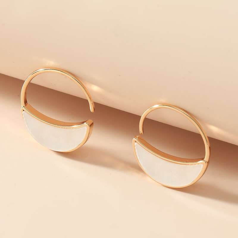 

Hollow Out Stud Earrings, Gold