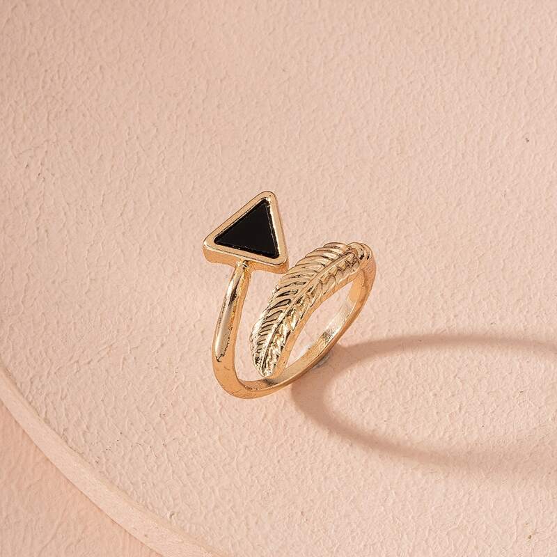 

Geo Decor Ring, Gold