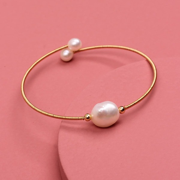 

Faux Pearl Decor Bangle, Gold