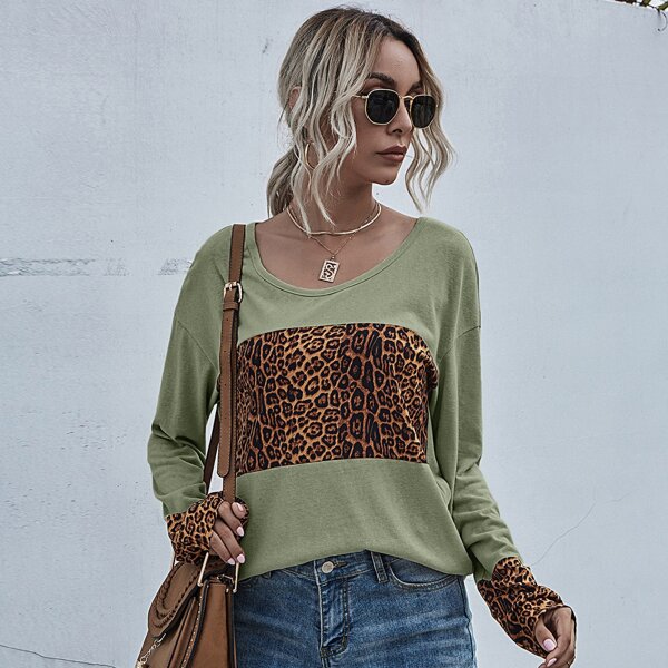 

Contrast Cheetah Drop Shoulder Tee, Army green