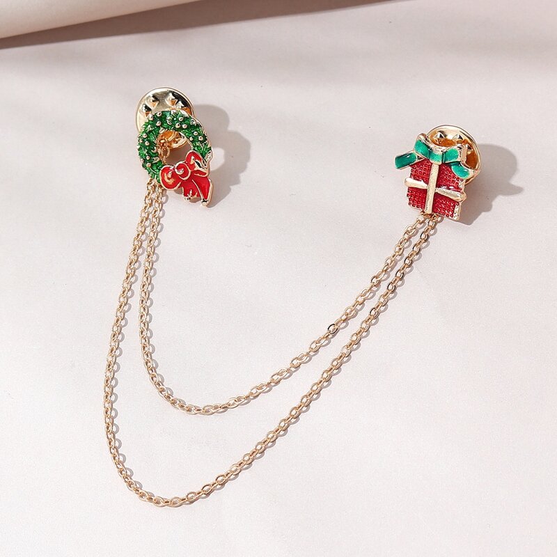 

Christmas Wreath Design Brooch, Multicolor