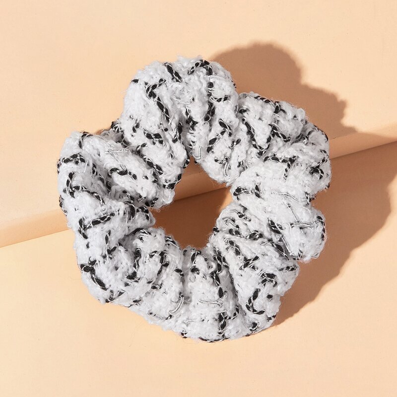

1pc Knitted Scrunchie, White