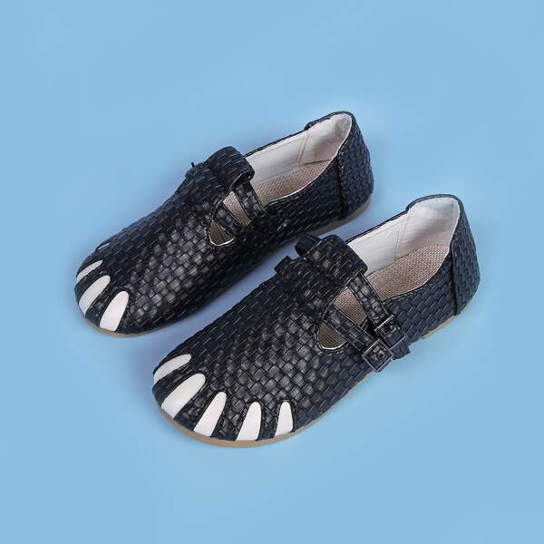 

Buckle Decor Braided Flats, Black