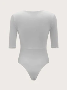 SHEIN BASICS V领合身纯色连体衣