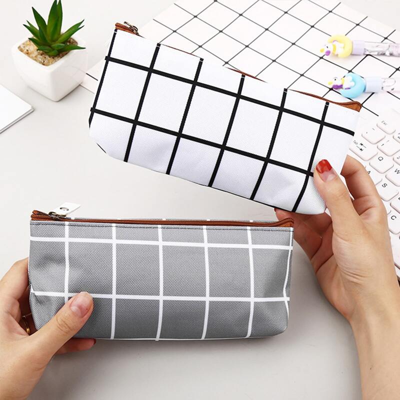 

1pc Random Plaid Pattern Pencil Case, Multicolor