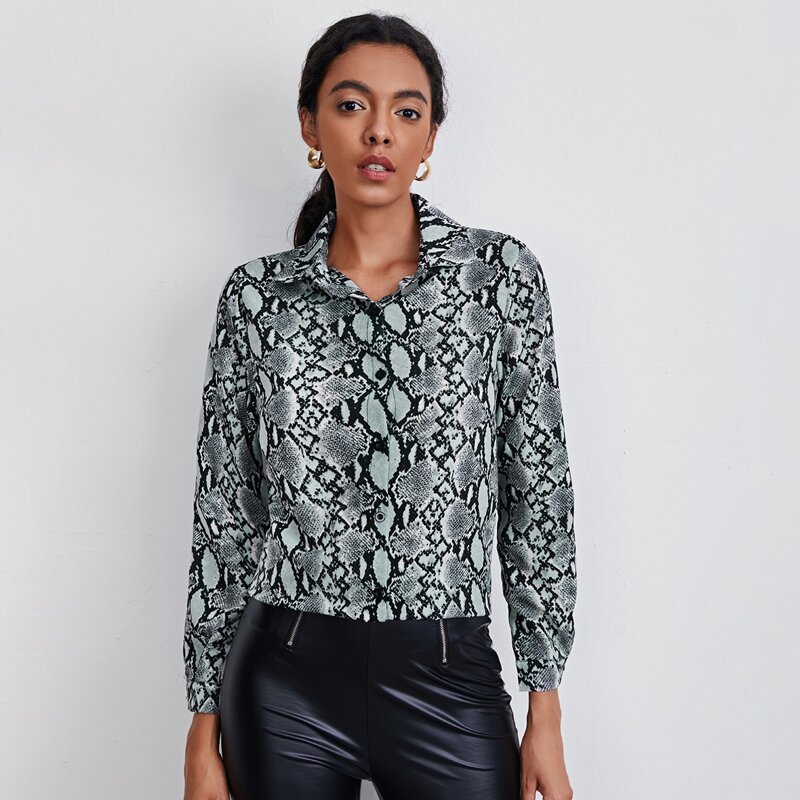 

Snakeskin Print Button Up Curved Hem Blouse, Multicolor