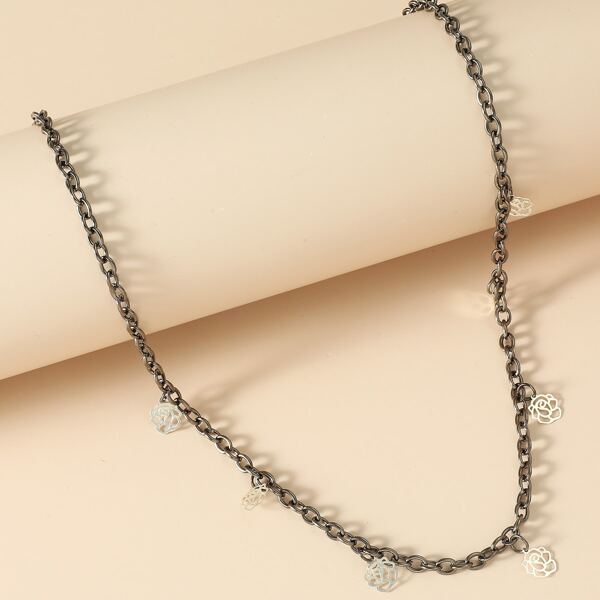 

Hollow Flower Charm Necklace, Black