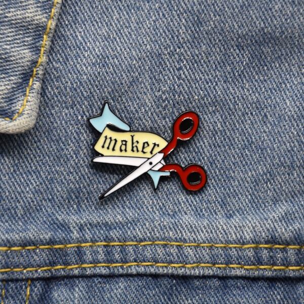 

Scissor Design Brooch, Multicolor