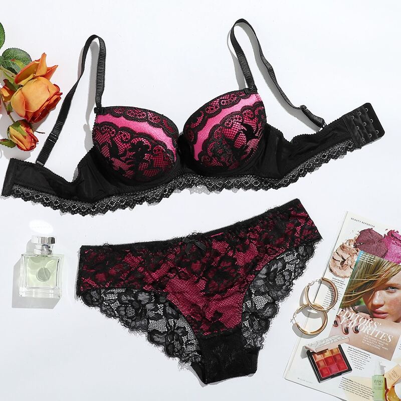 

Floral Lace Underwire Lingerie Set, Multicolor