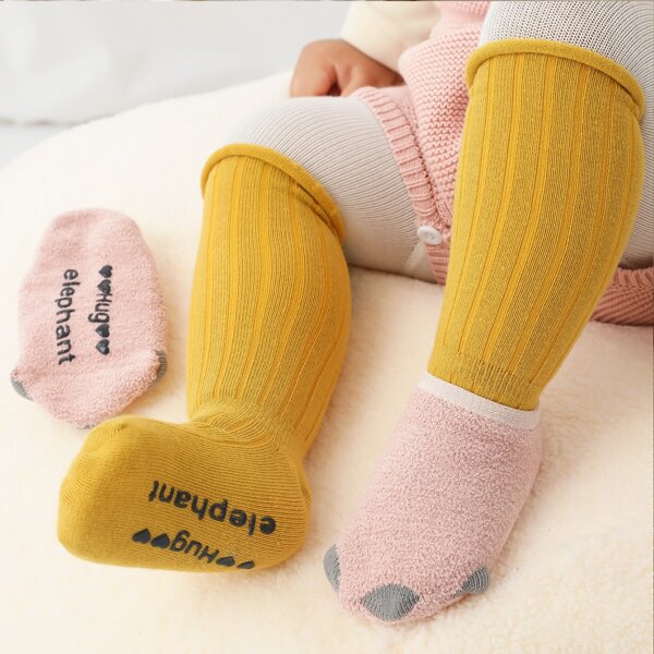 

2pairs Baby Letter Graphic Socks, Multicolor