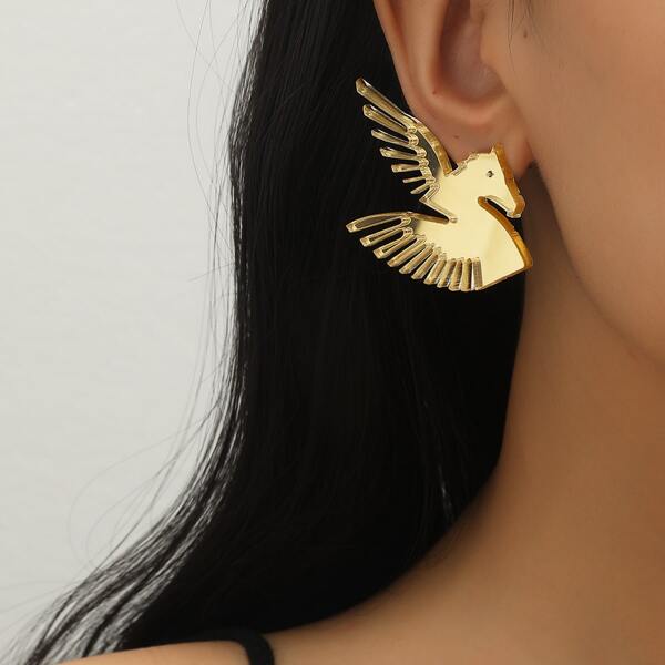 

Structured Stud Earrings, Gold