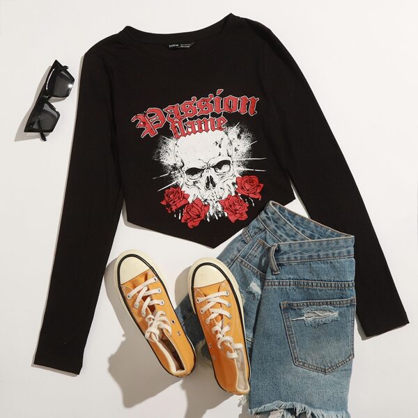 

Letter and Skull Print Hanky Hem Top, Black