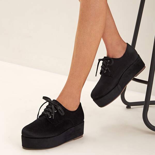 

Lace Up Front Low Top Platform Sneakers, Black